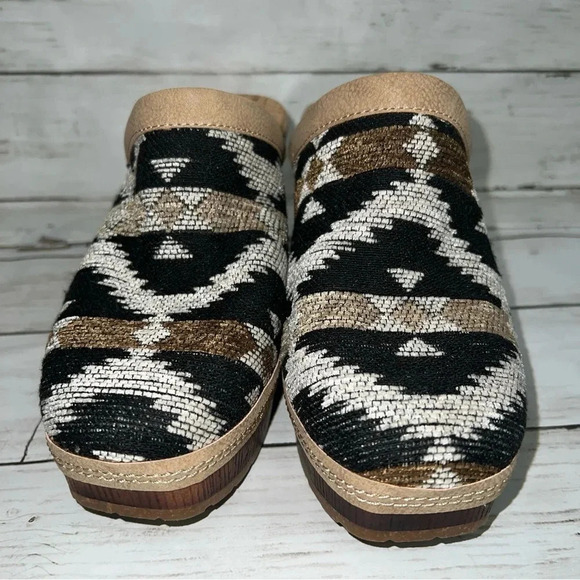 Korks Lori Clog Platform Western Boho Tan Aztec Size 6 - Picture 2 of 7